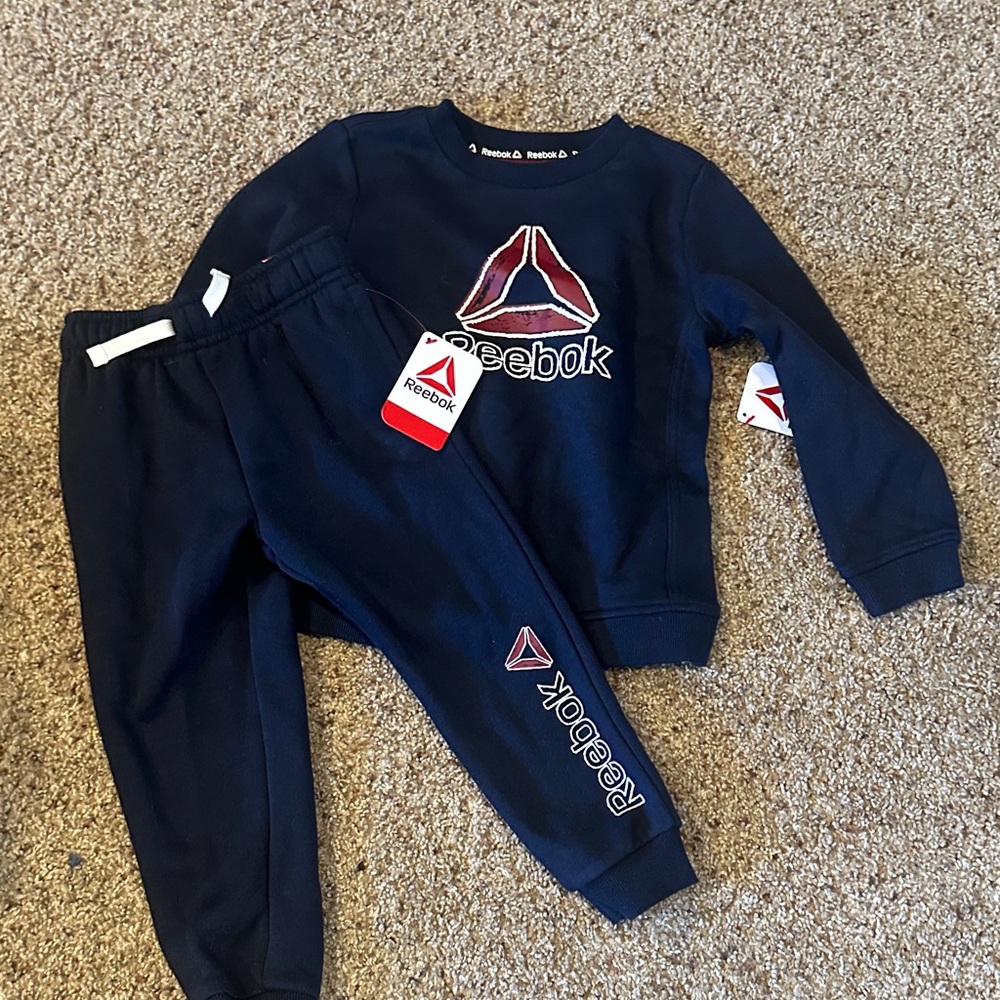 Reebok Kids Navy Jogger Set size 4t shirt, 3T pants